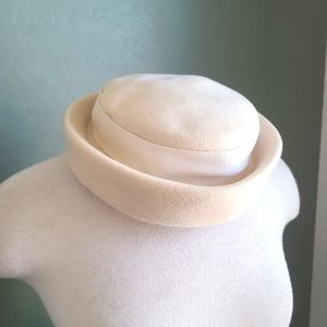 1950s Cream White Wool Womens Hat, Vintage Union Made Day Hat, Ribbon Hat Band